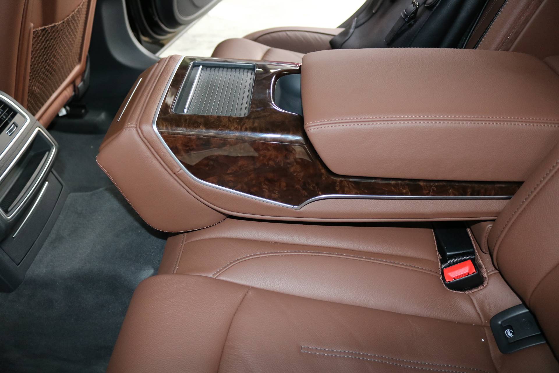 深圳坂田奥迪a6升级原厂桃木内饰件