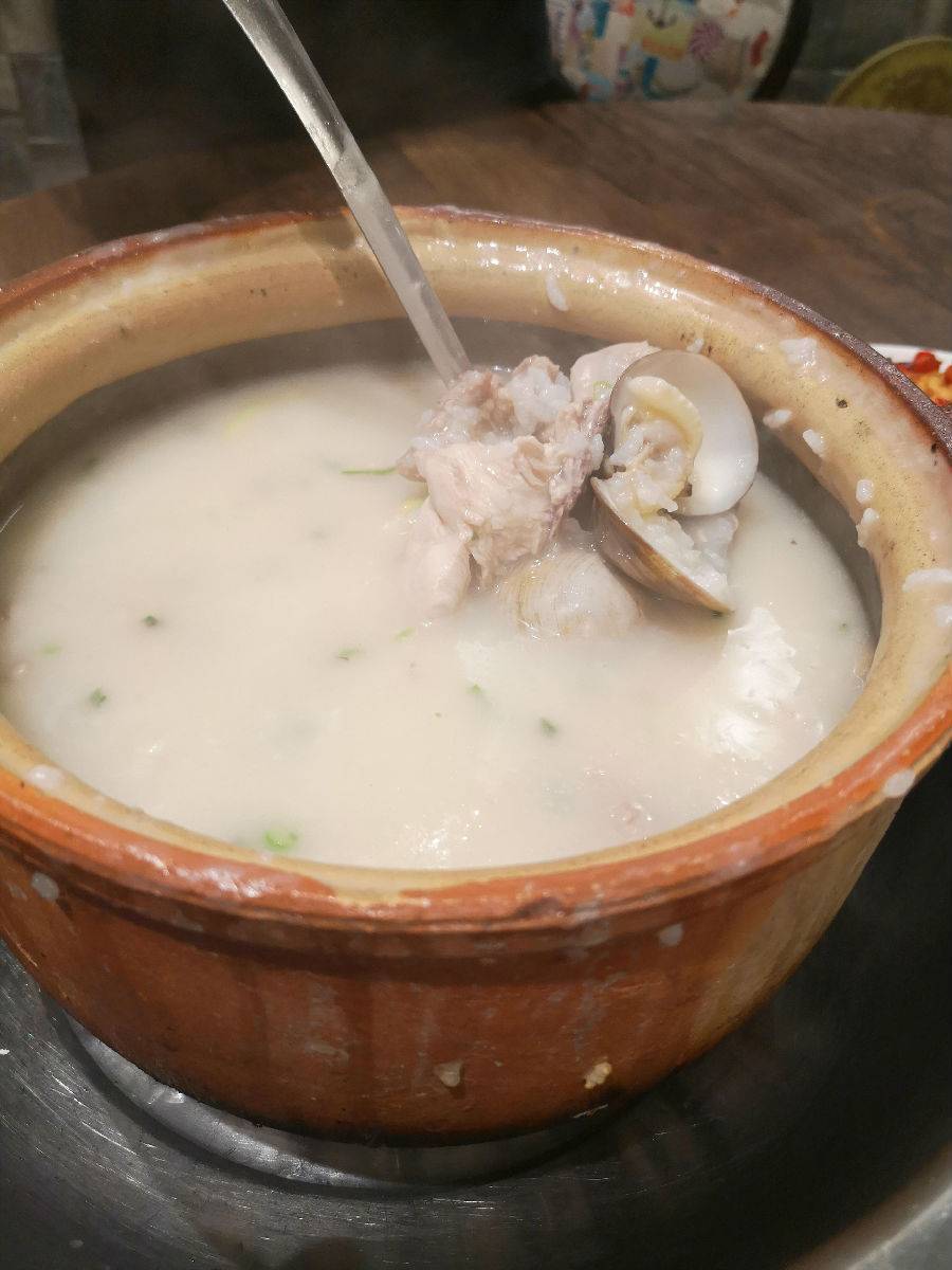 在深圳这个沿海城市,能吃上一顿海鲜大餐是多么幸福的一件事_白贝