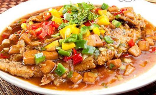 肉炒金黄豆腐,菠菜香菇鸭,羊肉炖茄子,五彩鱼片等几道家常做法