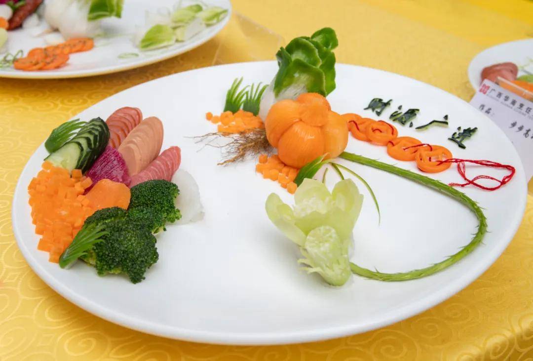 校园新闻 | 南宁新东方烹饪拼盘阶段性考核,快来一睹同学们大展身手!