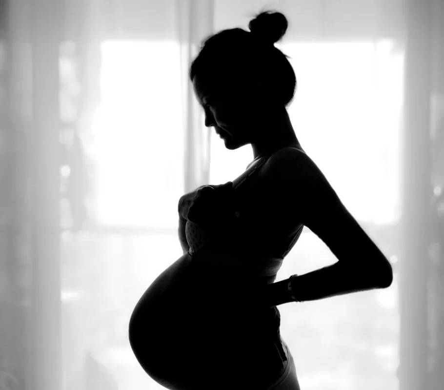 孕晚期"耻骨痛"到怀疑人生,四类孕妈最易发生,别傻傻只会干熬_手机