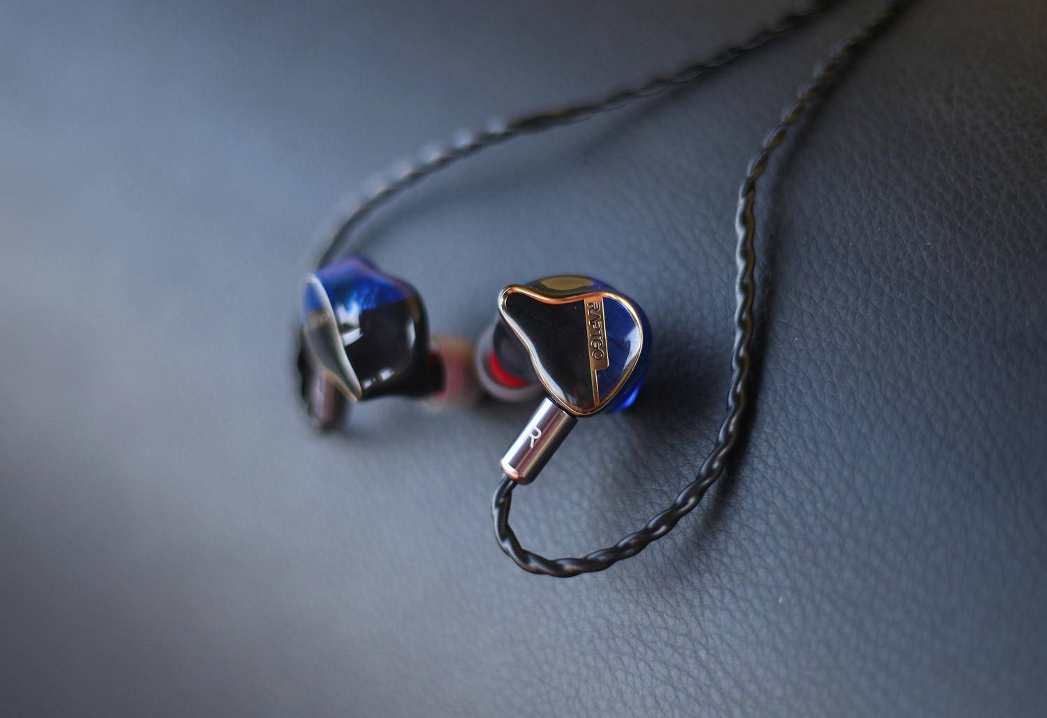 四单元楼氏动铁潮流风raptgohifi发烧耳机测评