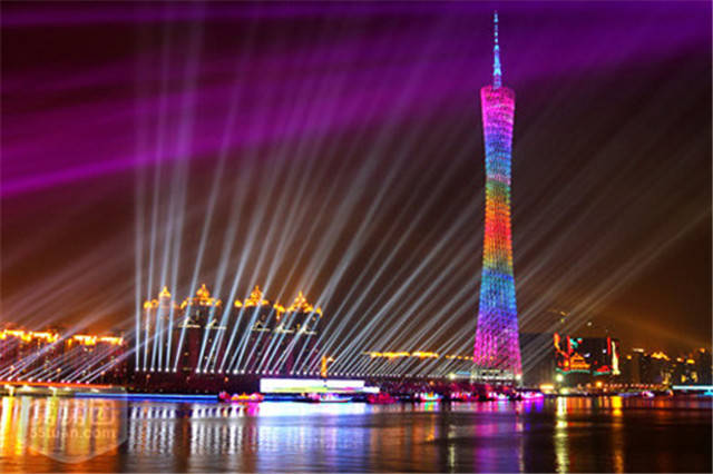 广州都市地标建筑，夜晚更加闪耀夺人，还有“空中花园”美称-搜狐大视野-搜狐新闻