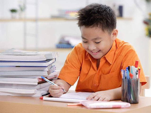 有人说孩子读书80靠自己老师指点只占10你觉得这话对吗