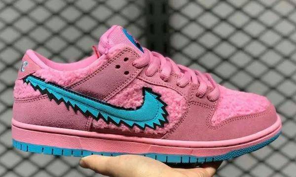 又一爆款鞋王全新粉色小熊dunk爆光