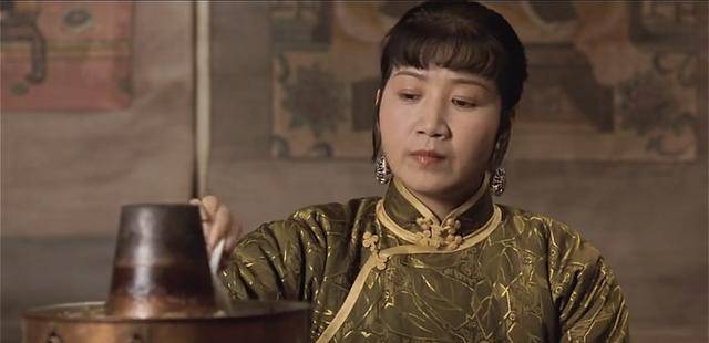 深宫大院,非死即疯.这部掺杂着欲望与自由的电影也只有她能出演