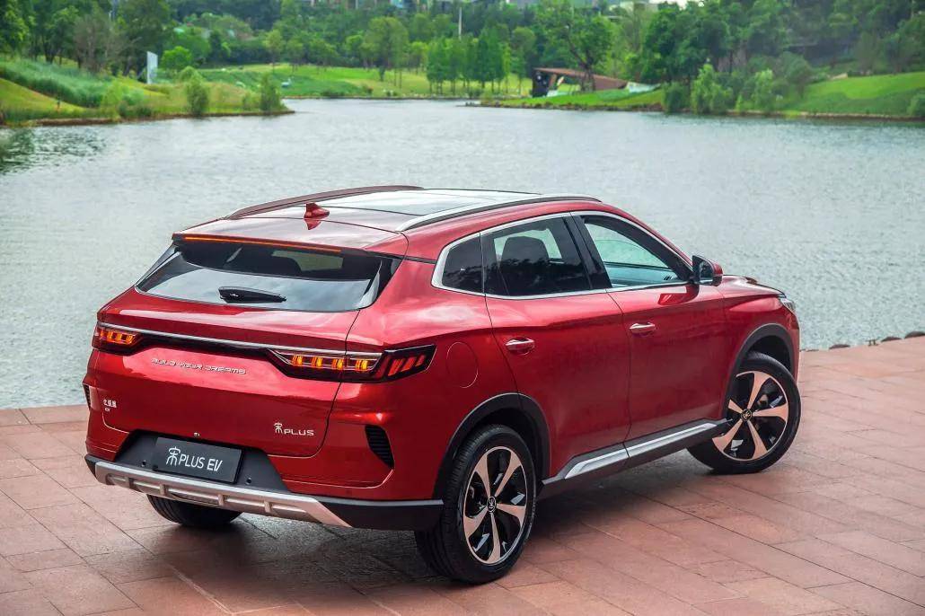 比亚迪设计总监艾格中国品牌也可以是高端品牌