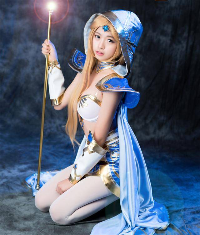 ti无缘cos大赛却回归了最美冰女白丝腿来袭直男都心动了