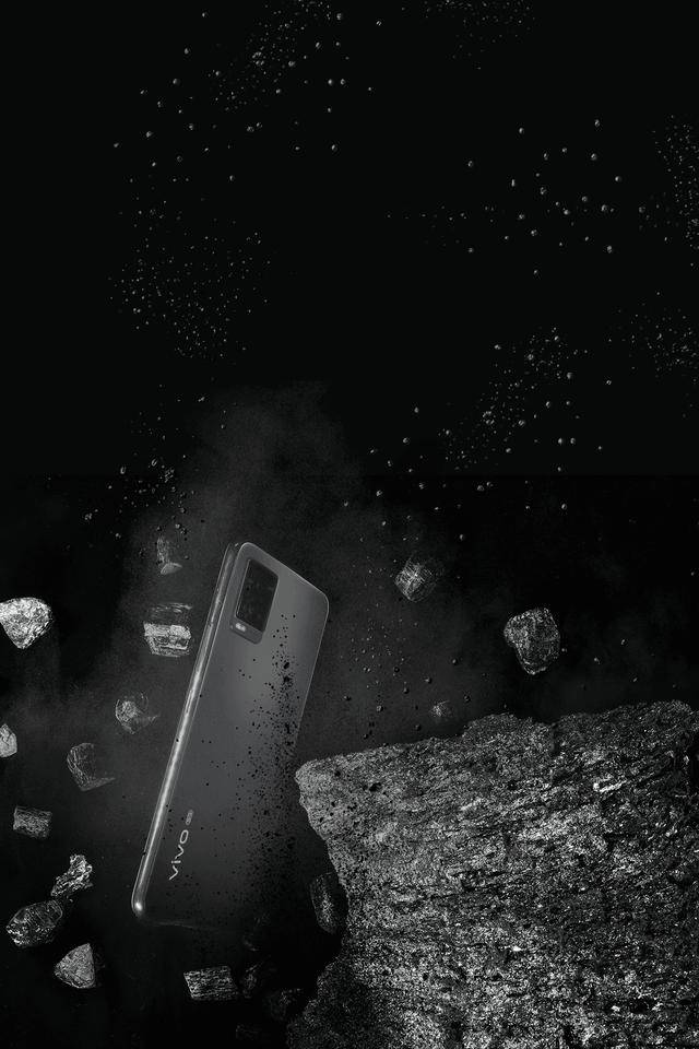 vivo s7爵士黑鉴赏:重构黑色经典带来耳目一新的视觉享受
