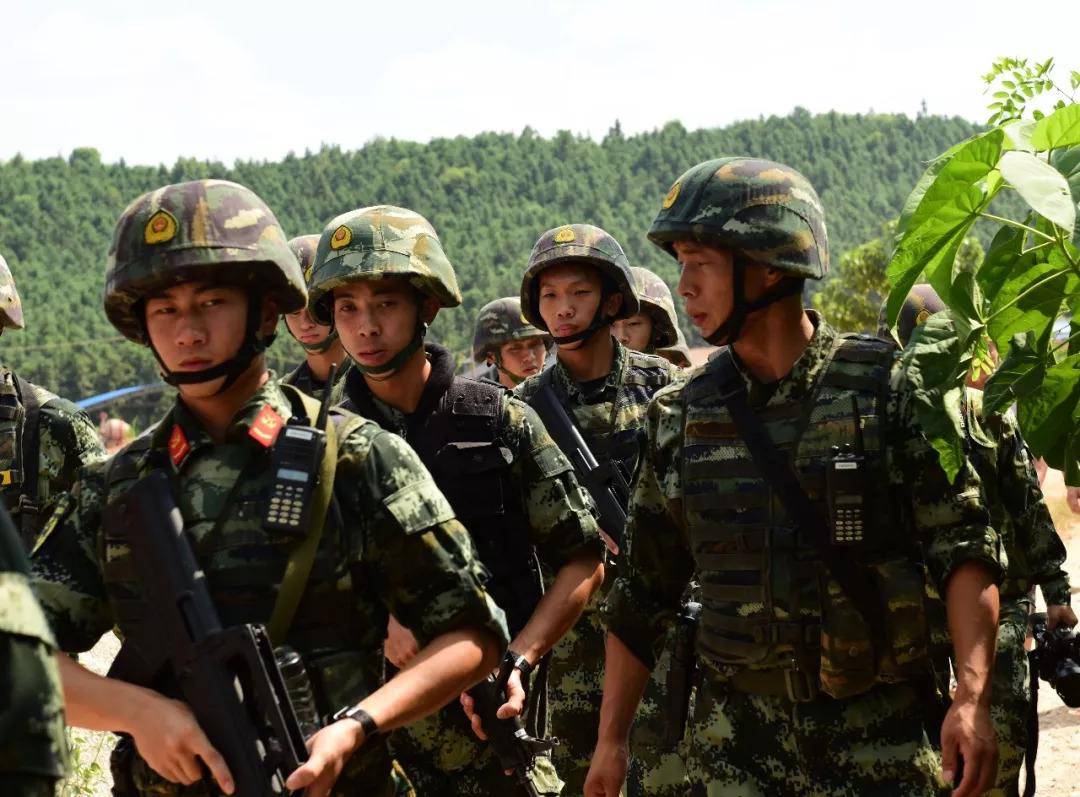 8月16日下午4点半,曾春亮在乐安县山砀镇航桥村附近落网.