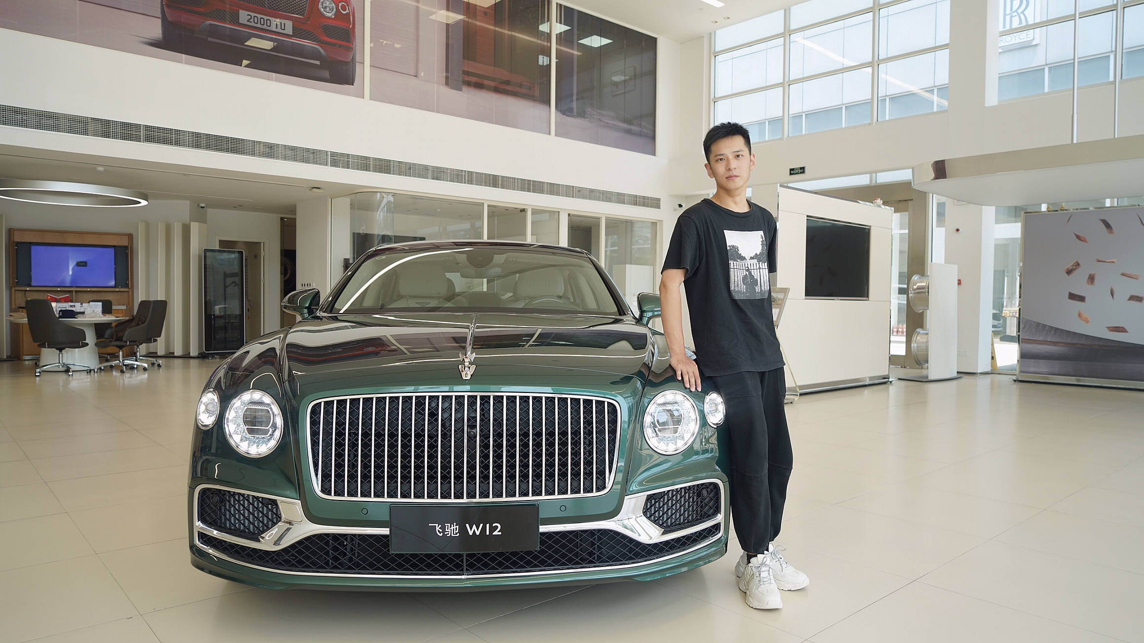 全新宾利飞驰飞行立标尽显奢华