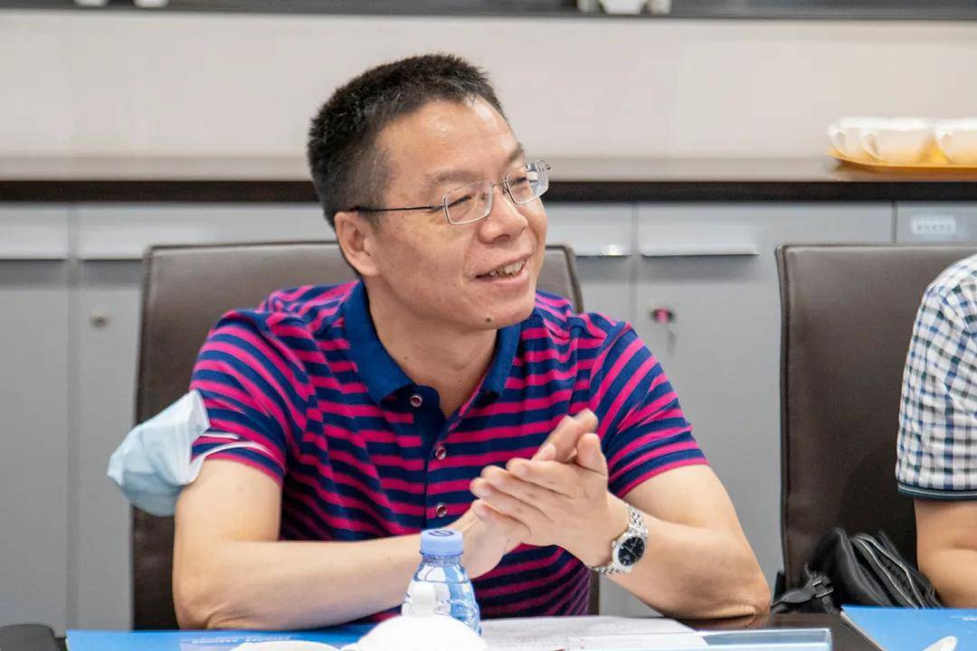 湘粤两省饲料行业领导莅临海大集团座谈交流