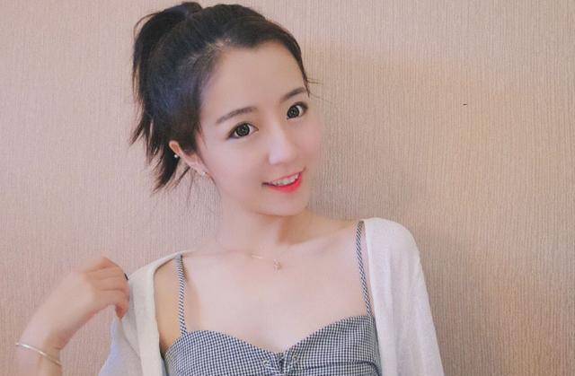 原创莉哥单条视频涨粉50万,沙哑嗓开口唱土味dj,粉丝却集体许愿一件事