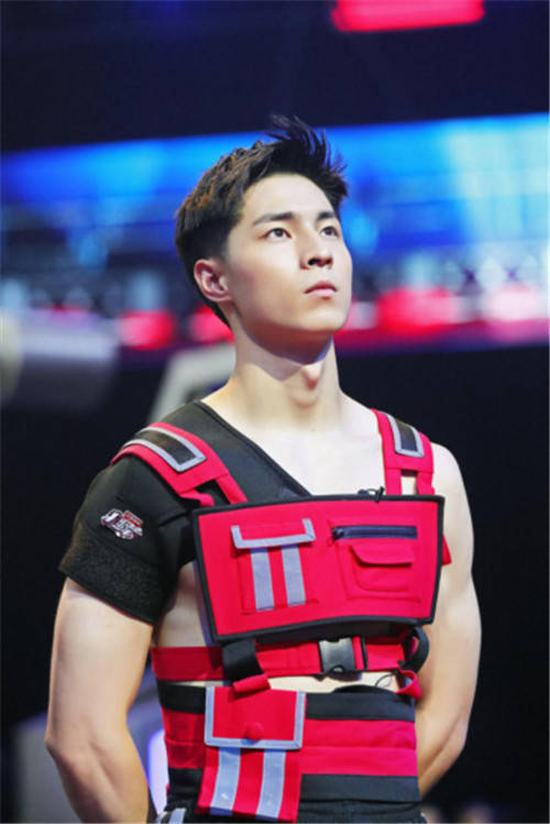 运动少年陈宇欣裹挟着荷尔蒙出道的男孩