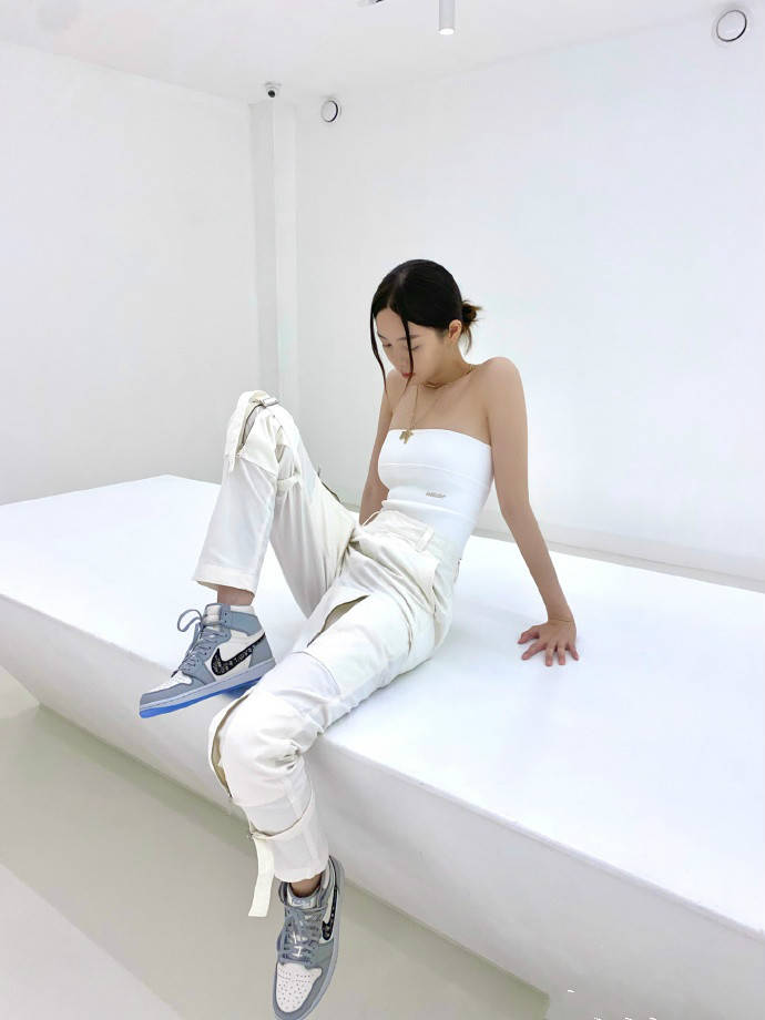 2,摆脱all white造型单调感的技巧1,赵尧珂的all w