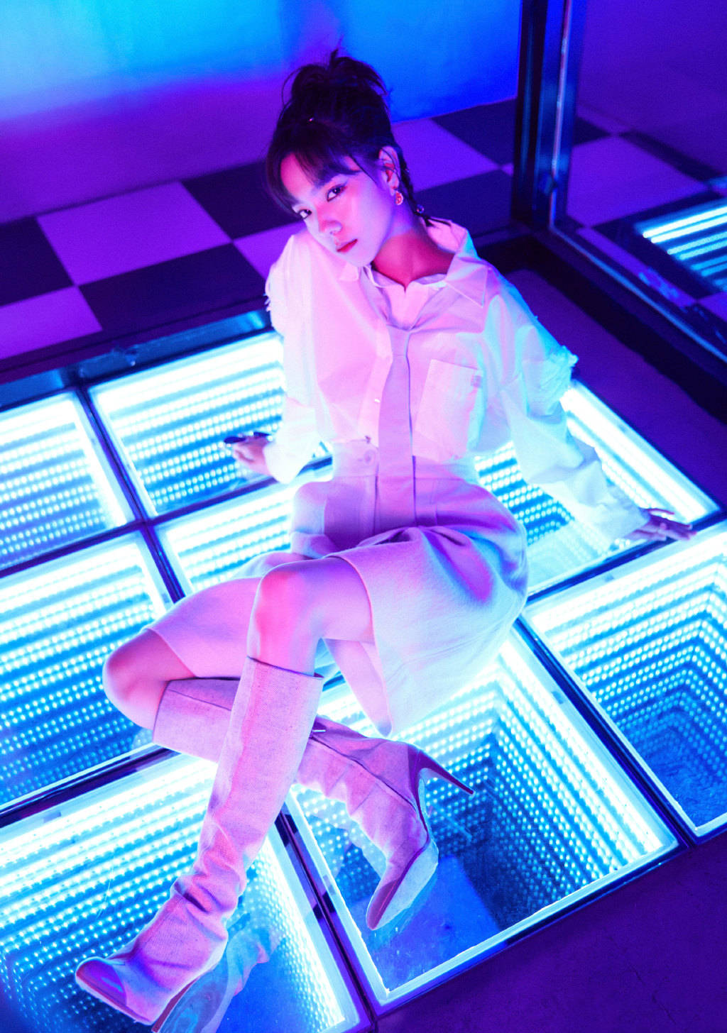 庄达菲厉害穿紧身背心配高腰开叉裙这气场一点不像19岁的人