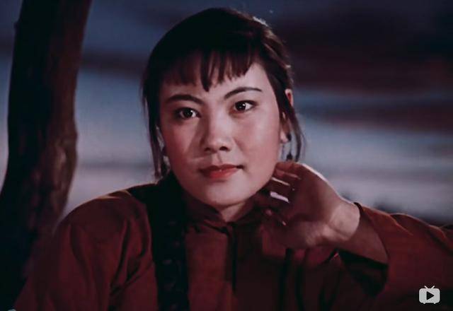 原创红旗谱中俞平演绎出少女羞涩的表情此表情今日仿佛已失传