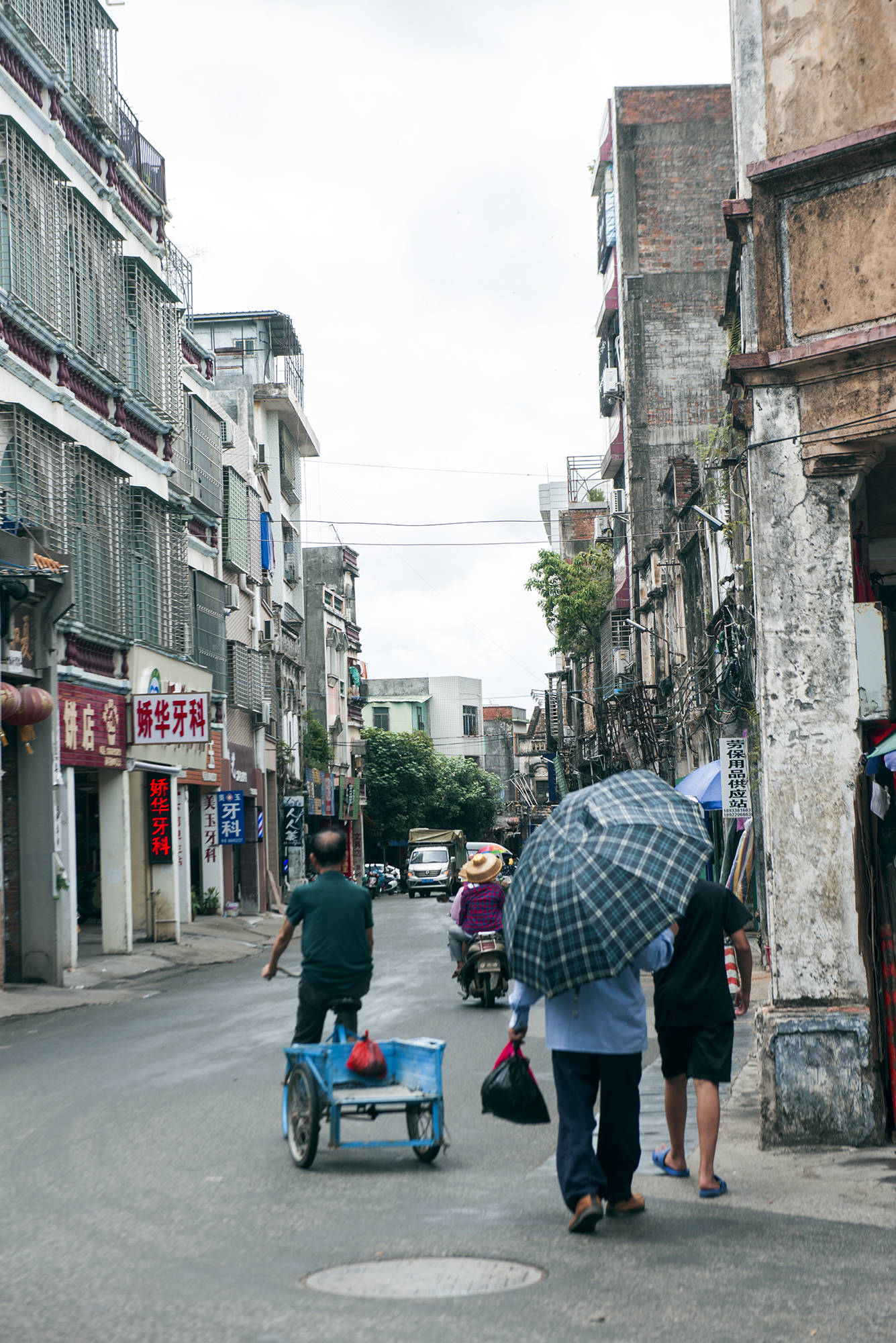 广东湛江的雷州老街,沧桑有历史,这里的人是福建莆田人的后代?_南亭