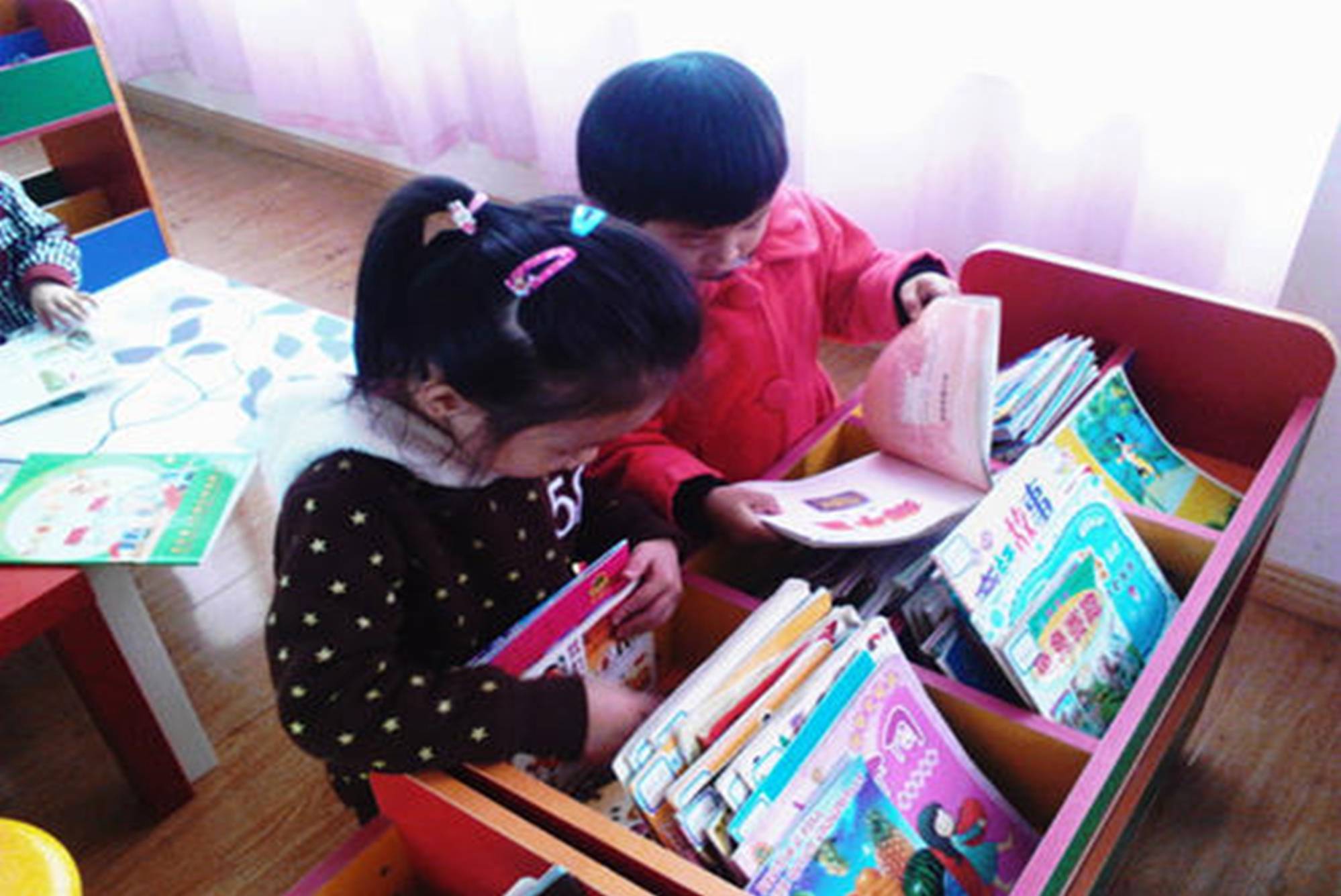 原创幼儿园即将开学该给孩子收收心了别等孩子哭闹着不上学才后悔
