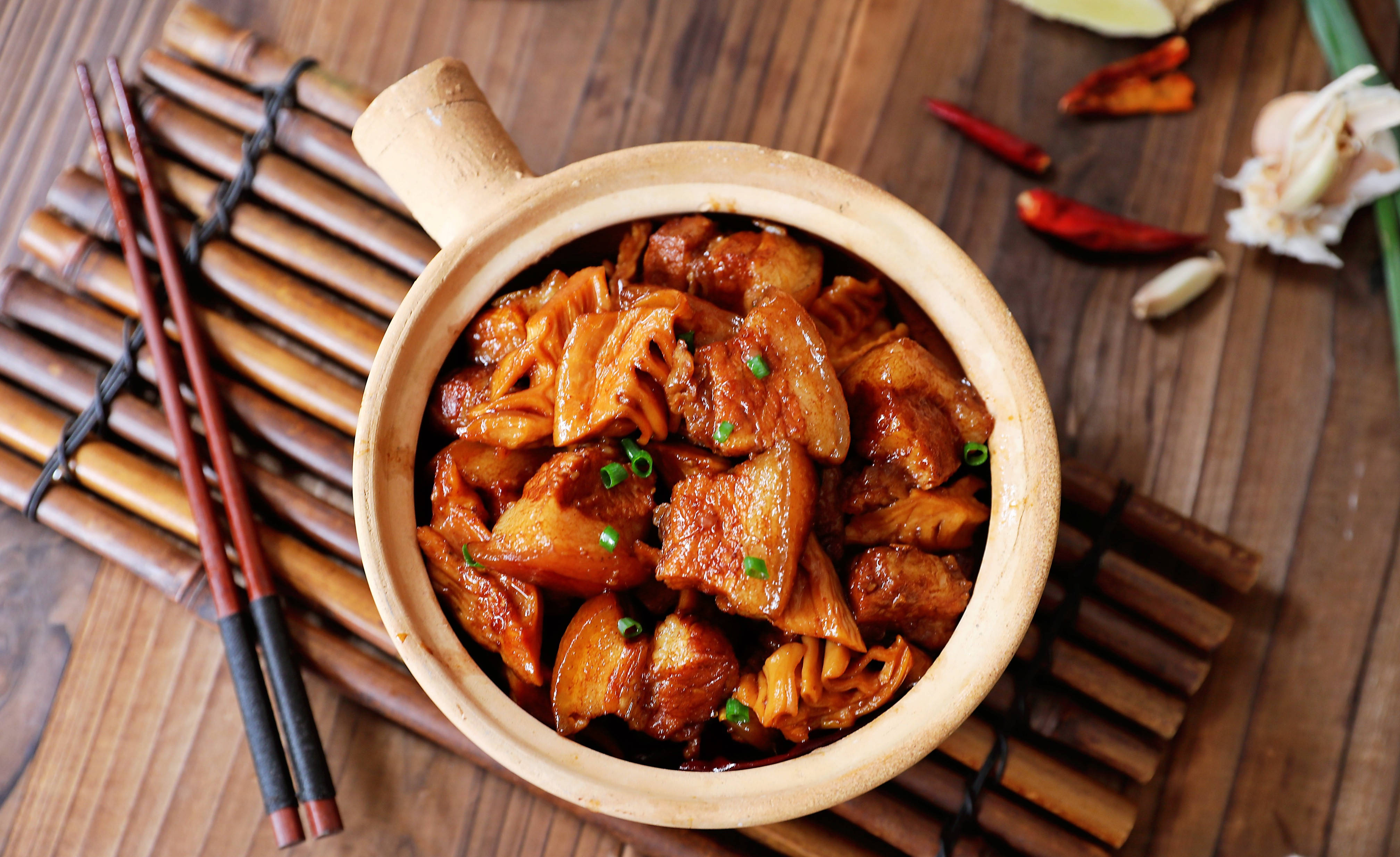 秋后多给家人吃这菜,香浓味美,鲜嫩爽脆,往锅里一扔就好,简单_笋干