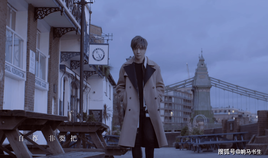 仔细聆听,其实赵英俊的《守候》,被薛之谦赋予了新的含义