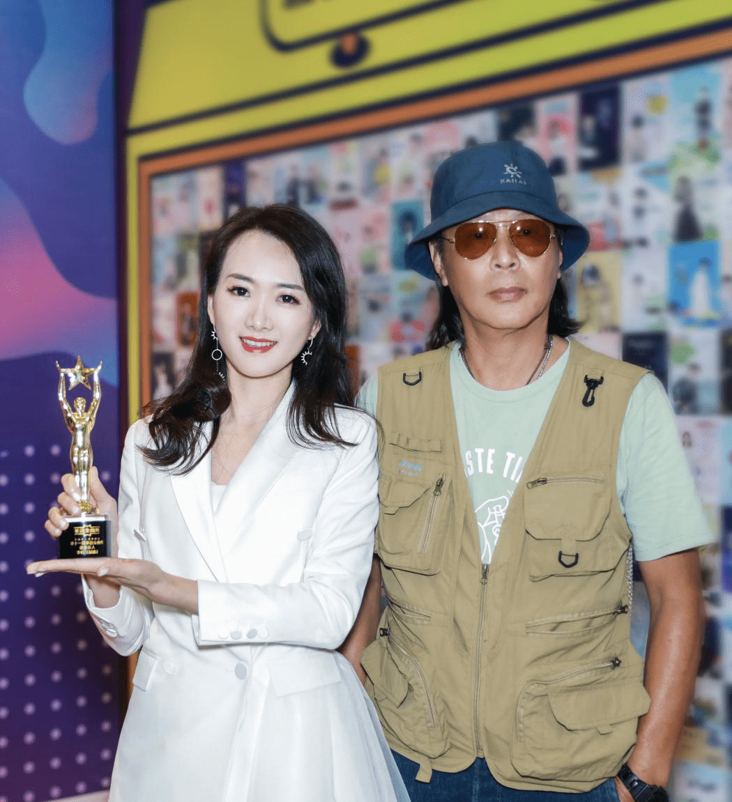 李杭荣获第十一届华语金曲奖优秀新人奖