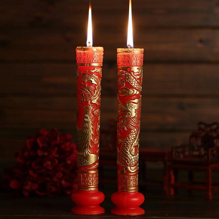 心理测试选一对你喜欢的龙凤蜡烛测你什么时候结婚我30岁