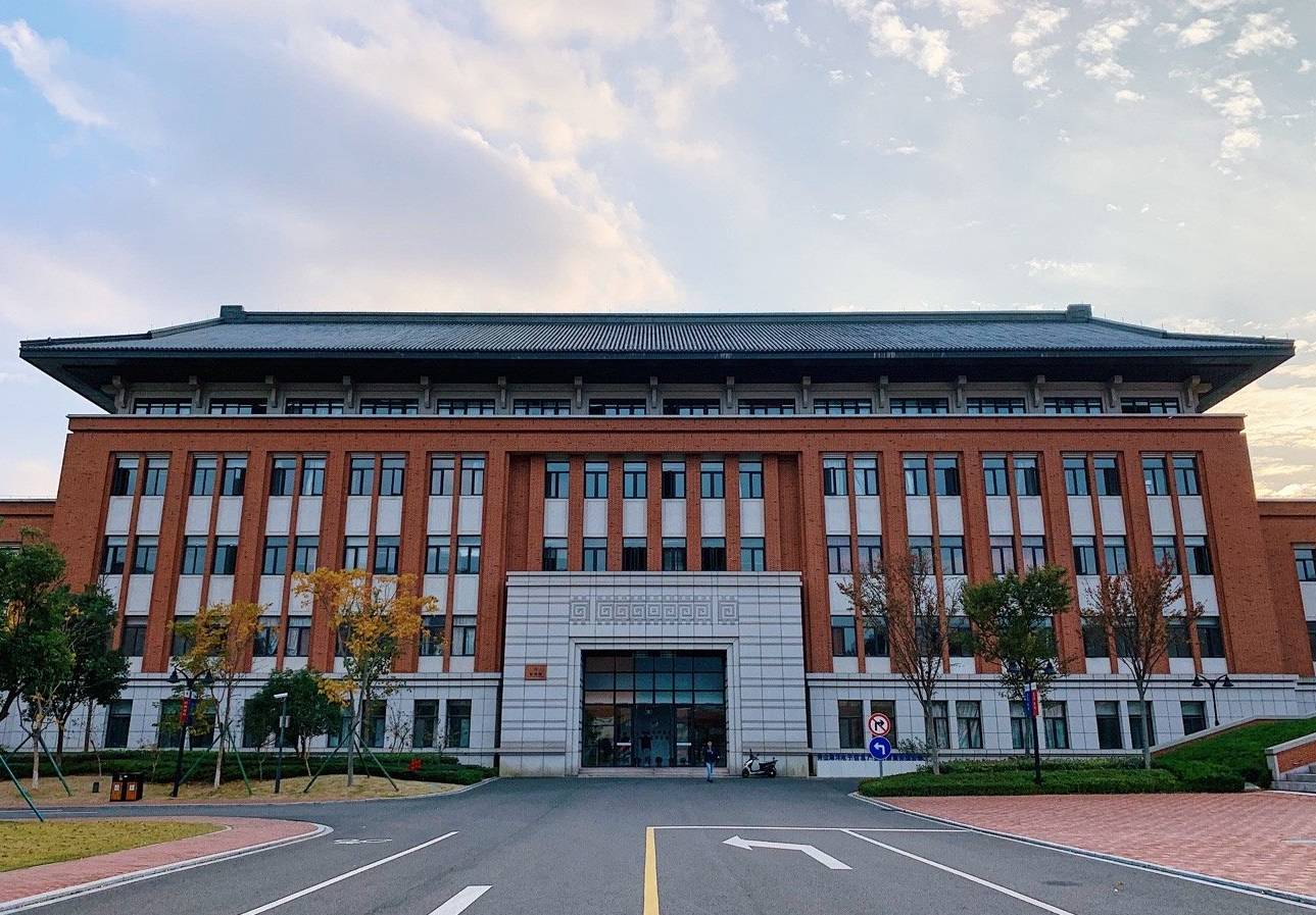 长春大学东校区图片