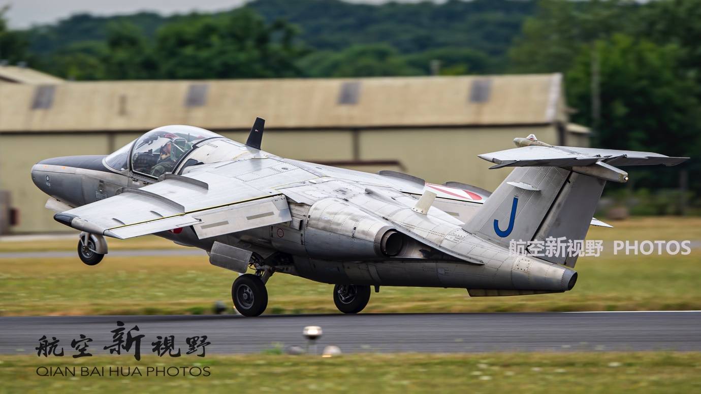 并列而坐外形丑陋罕见瑞典萨博军用飞机使用50年依然活跃