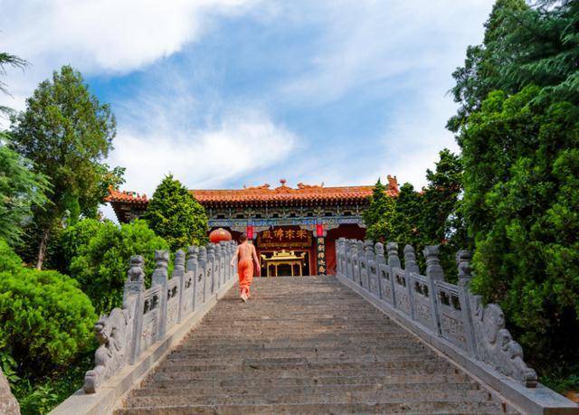 河南又一寺庙走红,地宫发现千年肉身佛像,竟引大量日本人来参拜_王寺