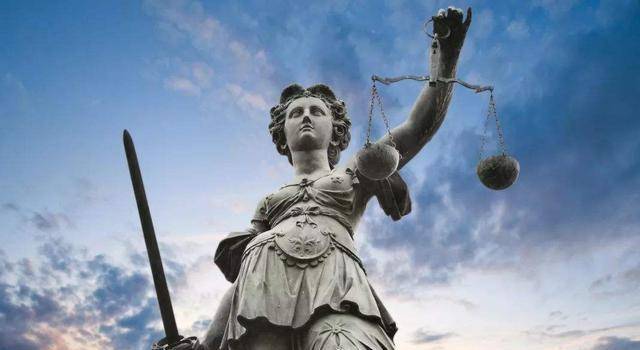 从统治宝典到法律精神体系,时代发展下,罗马法的演绎变化