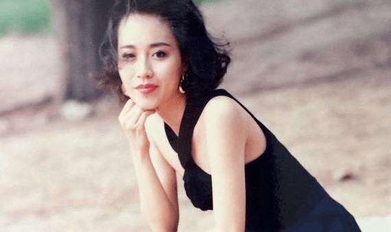 奥运主持顾纪筠成富婆身价已上亿万从小家境贫寒励志不当厂妹