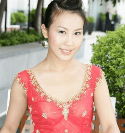 2003年港姐曹敏莉——《宫心计》中的后宫佳丽"何惠妃"