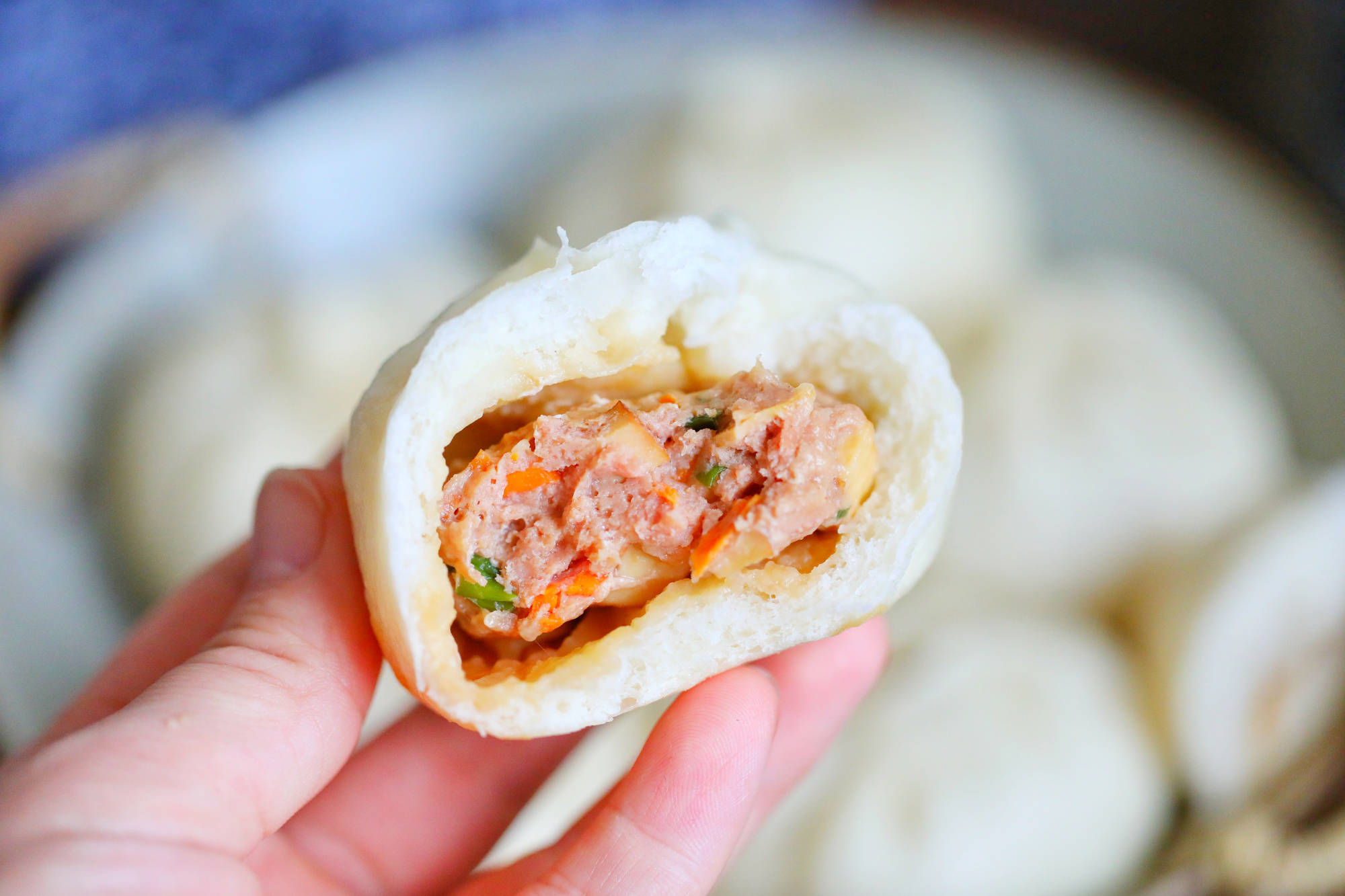 原创中国标配式早餐热乎乎的肉包子在家就能做节省时间吃着舒服