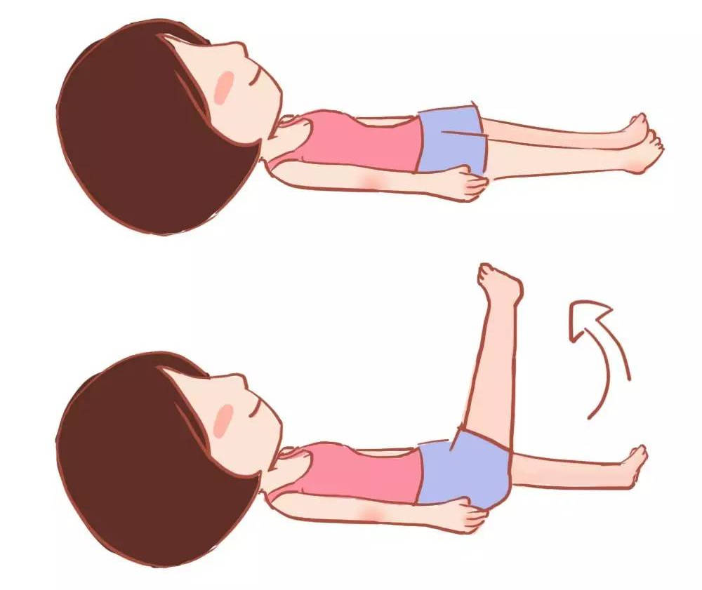 产后第二周妈妈尝试做些下肢运动来活动腿部