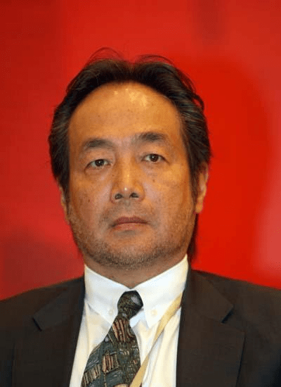 邓丽君五段坎坷情:两恋人死亡,一次嫁豪门受辱!与成龙恋爱始末_朱坚