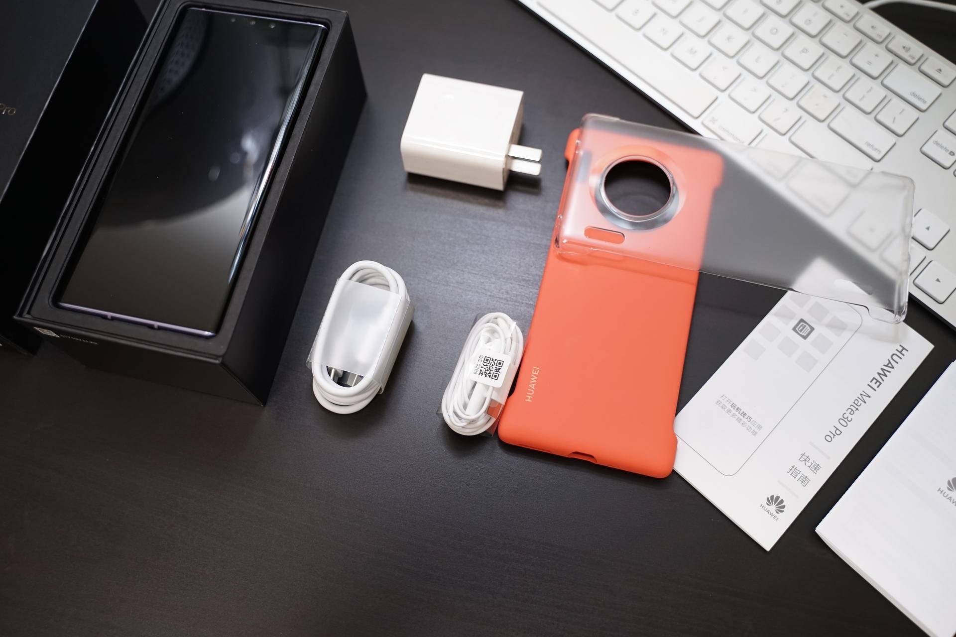 老婆喜欢才是好华为旗舰手机mate30pro开箱测评