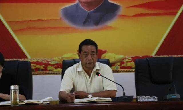 四川省巴塘中学召开2020年秋季开学工作安排会