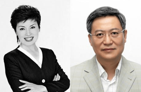 原创央视国脸李瑞英现状曝光留长发容貌大变样今58岁与老公恩爱如初