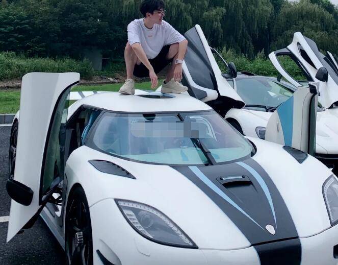 虎牙主播开柯尼塞格和拉法现身成都太古里光是停车就花费10万