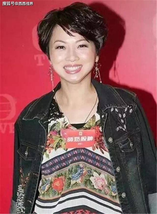 徐濠萦扮演过方怡,有陈奕迅这样的丈夫,她的生活也是非常幸福的.