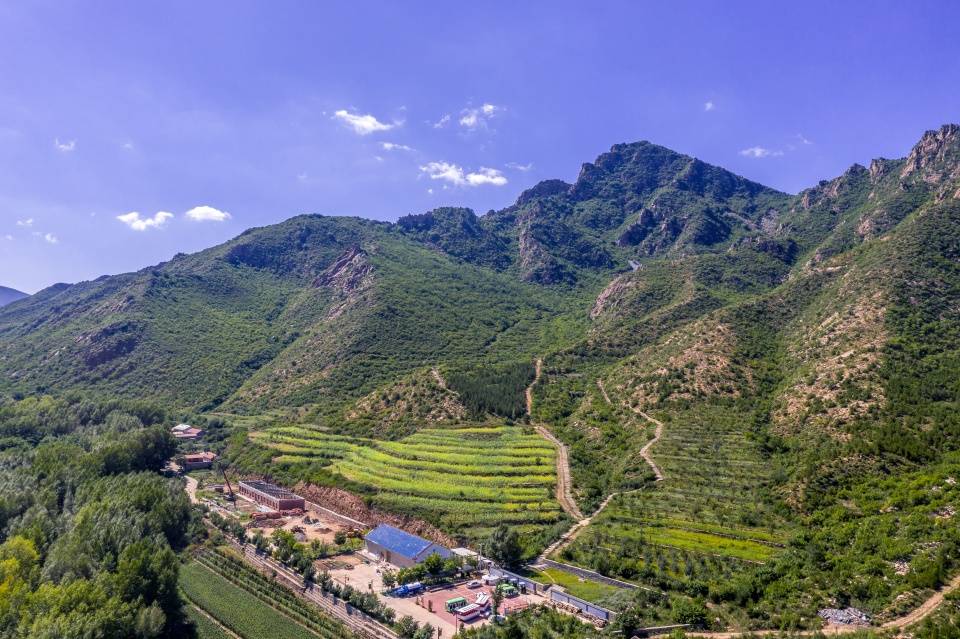 喀喇沁旗雷营子:粉壁黛瓦马头墙,山郭村落映方塘-搜狐大视野-搜狐新闻