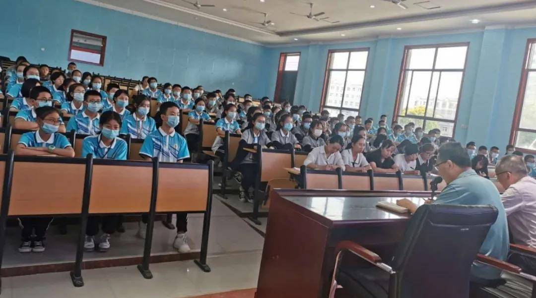 凤翔师范附属中学十二学互联网教学智慧班正式启动