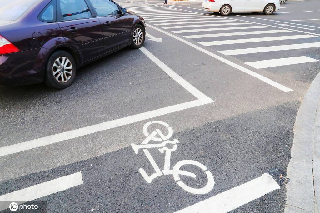 厦门"人车分流斑马线",人车分离双向通行