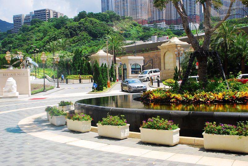 原创李泽楷打造的豪宅住了娱乐圈半壁江山地库重量级超跑排队