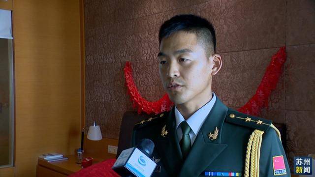 苏州某部队这场集体婚礼,就是这么霸气.