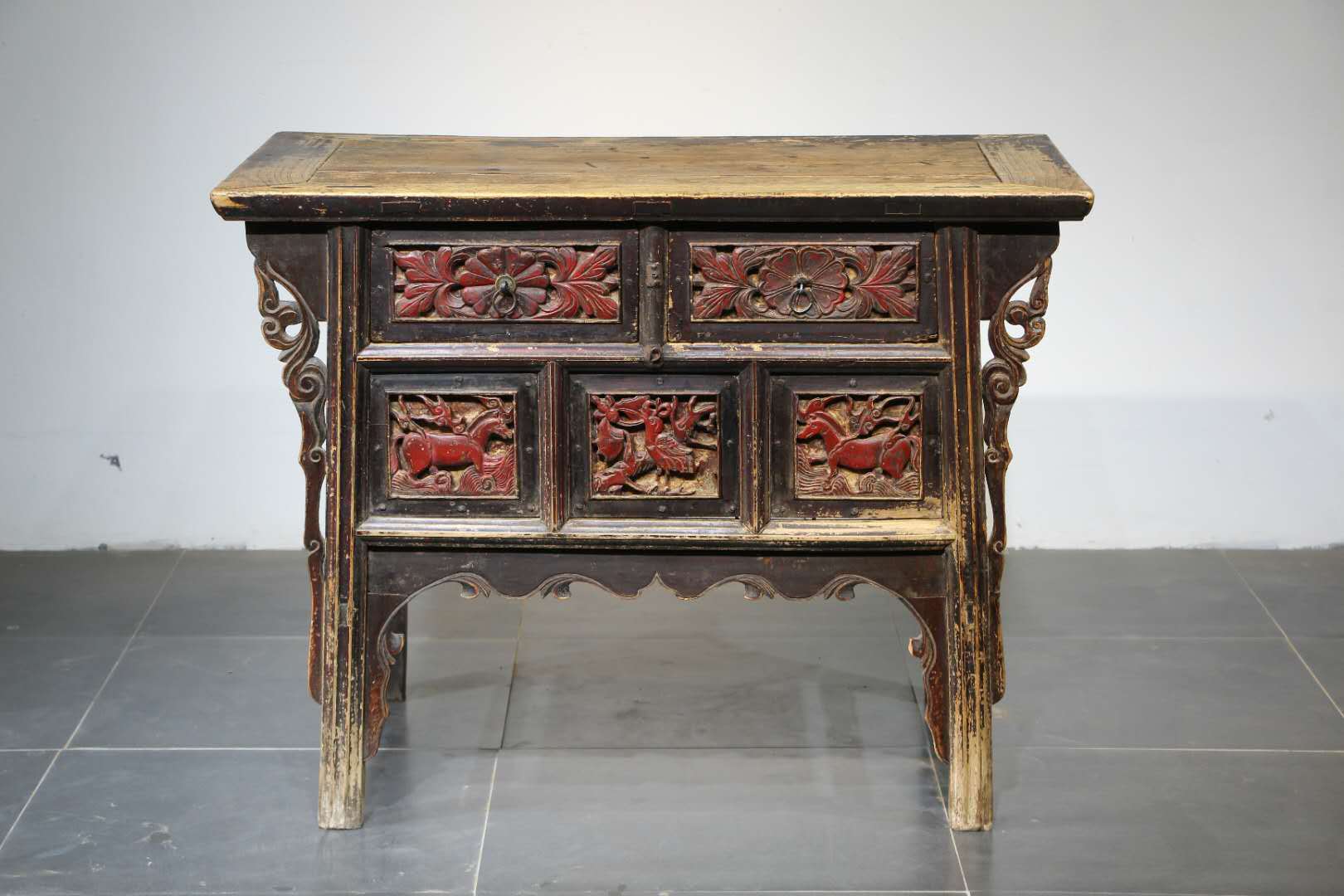 造型简约美观大方,线条流畅,工手细腻,的老物件老家具