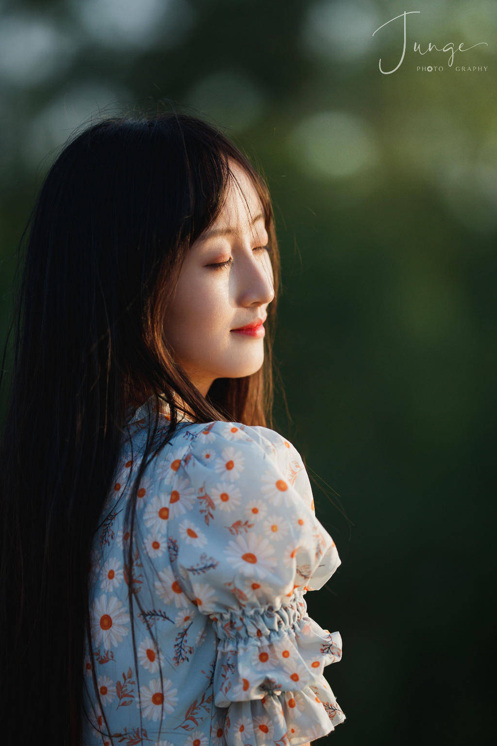 人像摄影组图:在风和日丽的日子里,我会阳光明媚地微笑