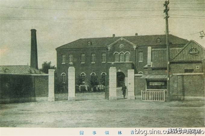 吉林老照片,1912年火车站排着等客的欧式马车