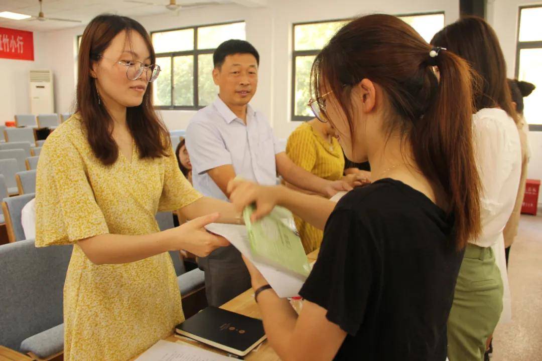 特约丨南京市竹山小学师徒携手互相成长师徒结对仪式